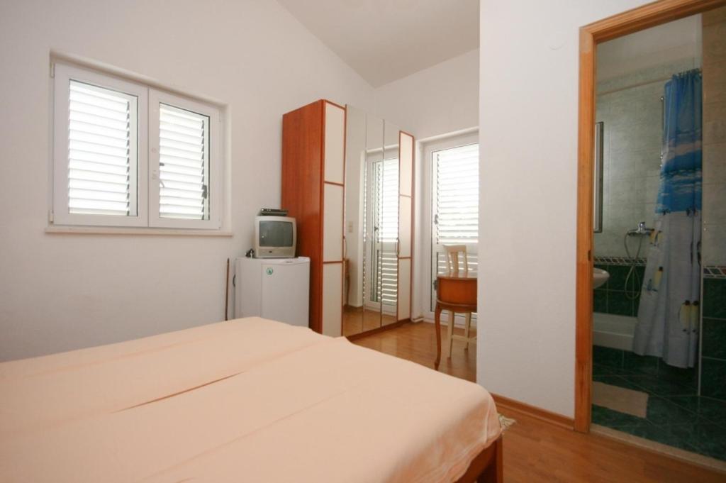 Apartments And Rooms With Parking Space Baska Voda, Makarska - 6704 Room photo