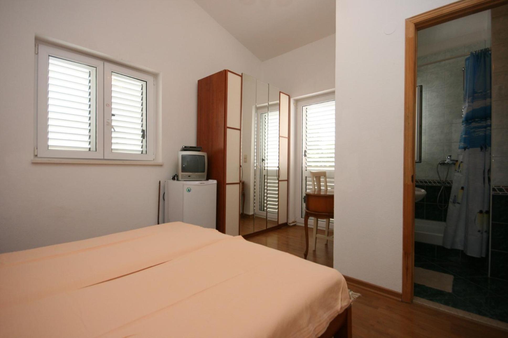 Apartments And Rooms With Parking Space Baska Voda, Makarska - 6704 Room photo